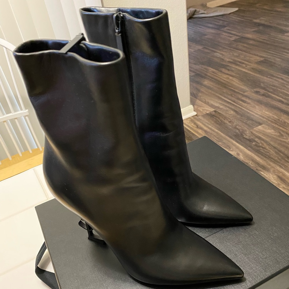 Saint Laurent Pointed Toe High Heel Booties
